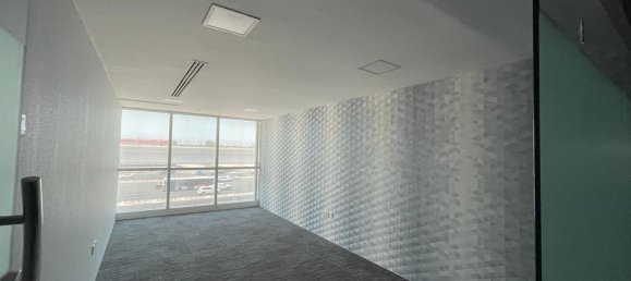 7000m² Office in Al Quoz, UAE No. 1154 14