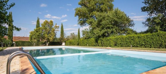 27 rooms House in Castiglione del Lago, Italy No. 54324 36