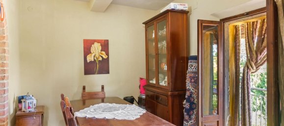 27 rooms House in Castiglione del Lago, Italy No. 54324 25