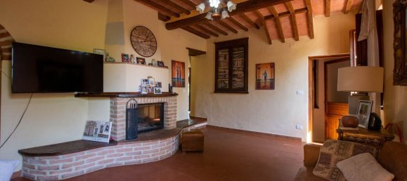 27 rooms House in Castiglione del Lago, Italy No. 54324 5