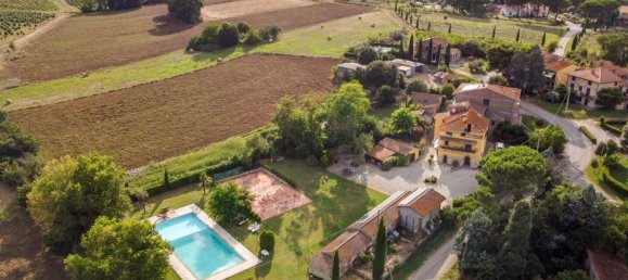 27 rooms House in Castiglione del Lago, Italy No. 54324 2