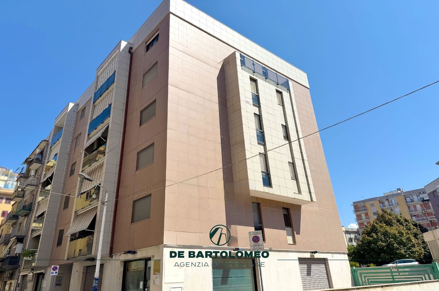 Apartamento T5 em Taranto, Italy N.º 387589