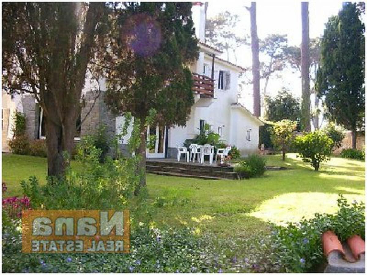 3 bedrooms House in Maldonado, Uruguay No. 4867