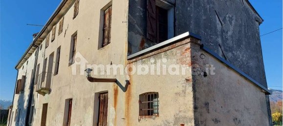 5 rooms House in Moriago della Battaglia, Italy No. 103502 3