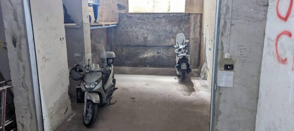 1 room Parking in Torre Annunziata, Italy No. 19522 3