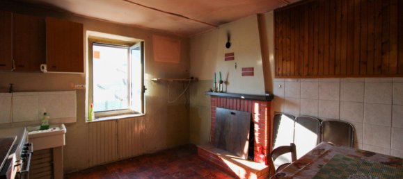 6 rooms House in San Nazzaro Val Cavargna, Italy No. 117137 3