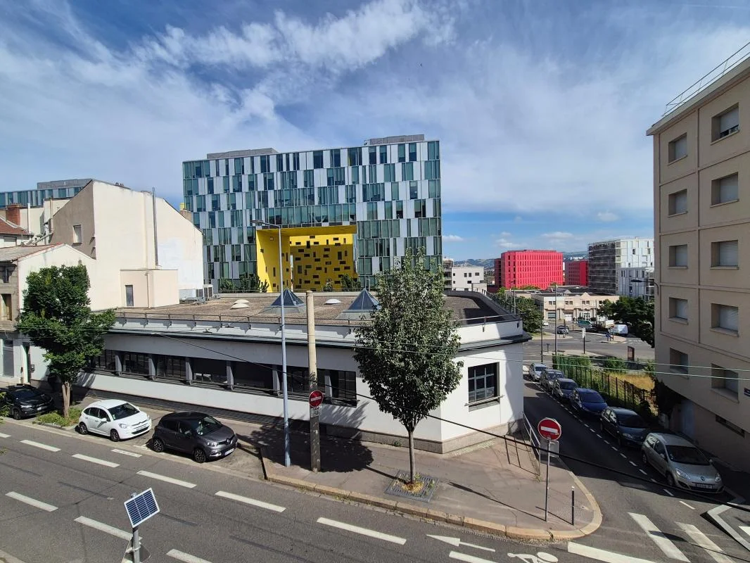 Дуплекс с 3 спальнями в Сент-Этьен, Франция № 348214