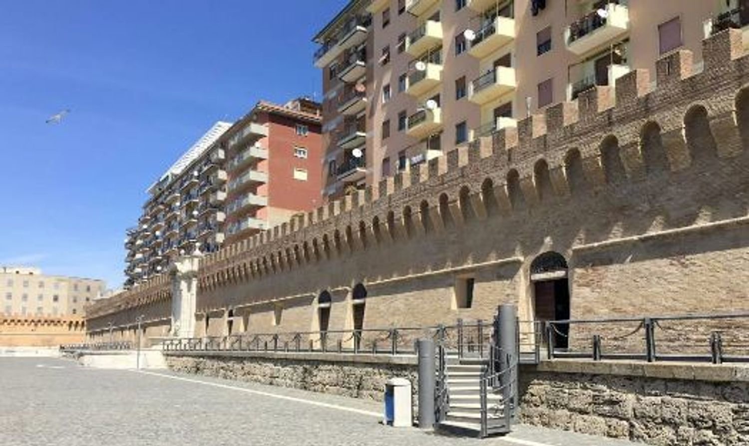 688m² Commercial property in Civitavecchia, Italy No. 380170