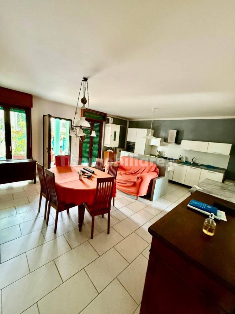 1 bedroom Apartment in Castiglione delle Stiviere, Italy No. 279965