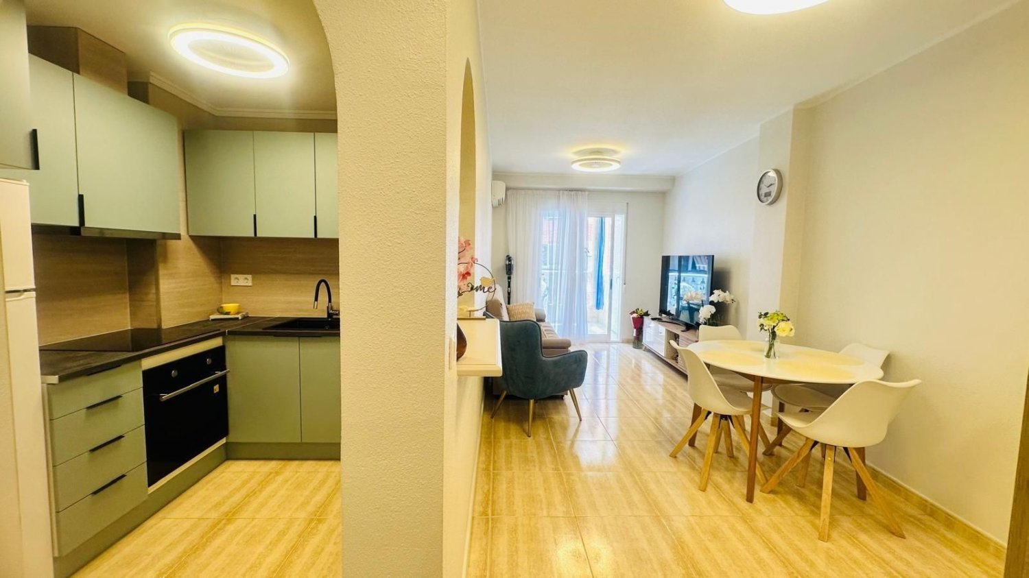 Квартира с 2 спальнями в Торревьеха, Испания № 175861