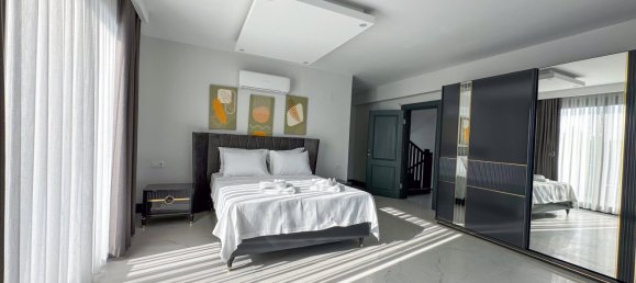 Villa 4+1 à Fethiye, Turkey No. 15729 11