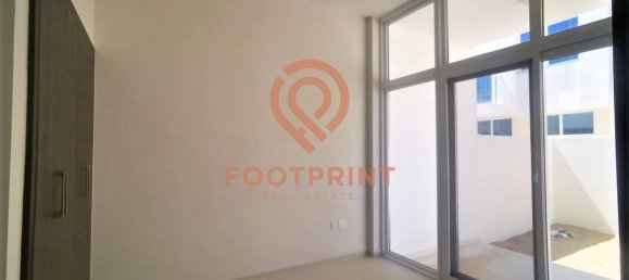 4 bedrooms Villa in Dubai, UAE No. 23727 4