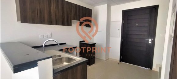 4 bedrooms Villa in Dubai, UAE No. 23727 3