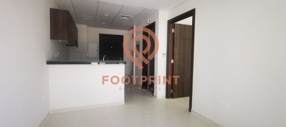 4 bedrooms Villa in Dubai, UAE No. 23727 2