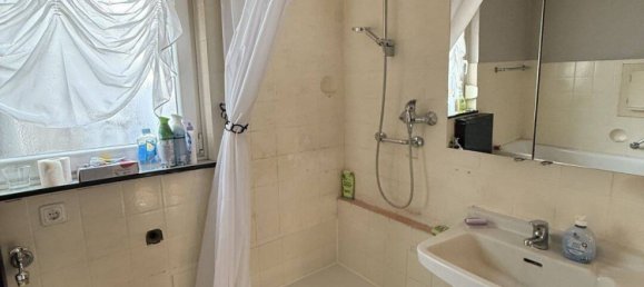 5 bedrooms Townhouse in Rhein-Erft, Germany No. 225918 3