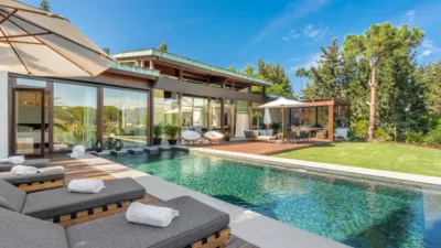 5 bedrooms Villa in Marbella, Spain No. 19001