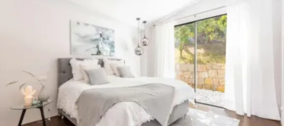 5 bedrooms Villa in Marbella, Spain No. 19001 22