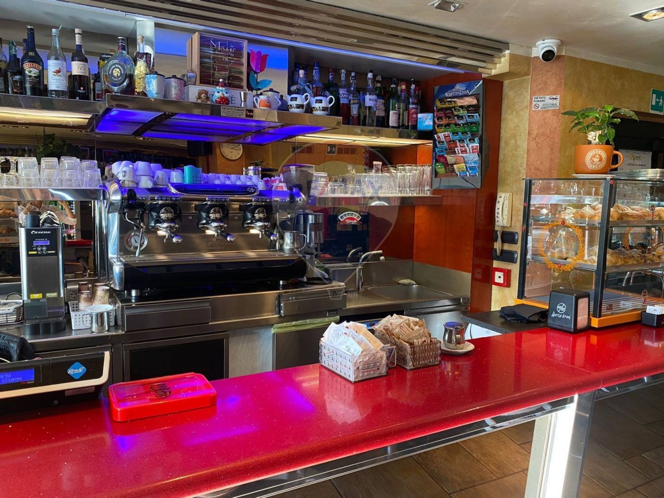 3 rooms Commercial property in Arona, Italy No. 52923