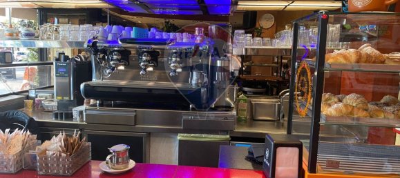 3 rooms Commercial property in Arona, Italy No. 52923 4