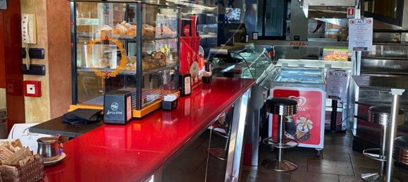 3 rooms Commercial property in Arona, Italy No. 52923 11