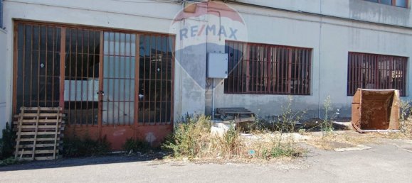 329m² Commercial property in Figline e Incisa Valdarno, Italy No. 264887 8
