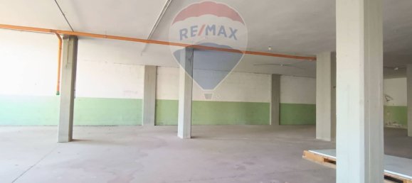 329m² Commercial property in Figline e Incisa Valdarno, Italy No. 264887 2