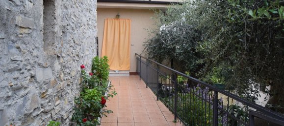2 rooms Apartment in Pompeiana, Italy No. 125715 2