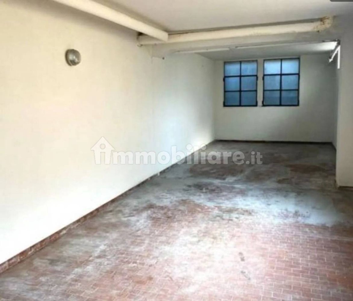 Garagem em Altamura, Italy 40 m² N.º 389494