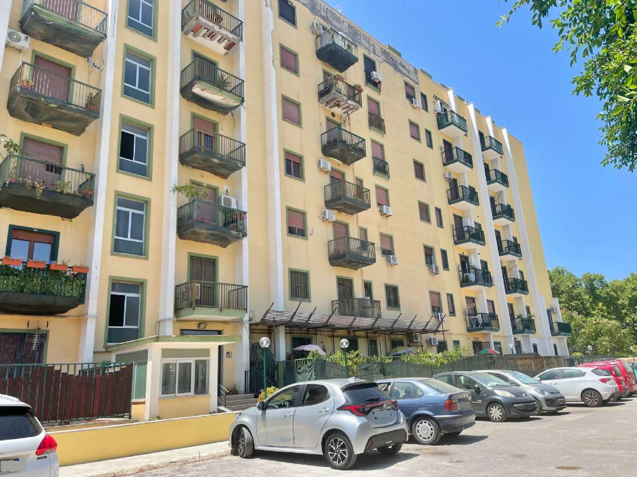 4-salle Appartement à Palermo, Italy No. 310932