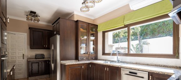 6 bedrooms Villa in Estepona, Spain No. 138562 17