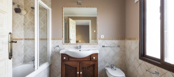 6 bedrooms Villa in Estepona, Spain No. 138562 13