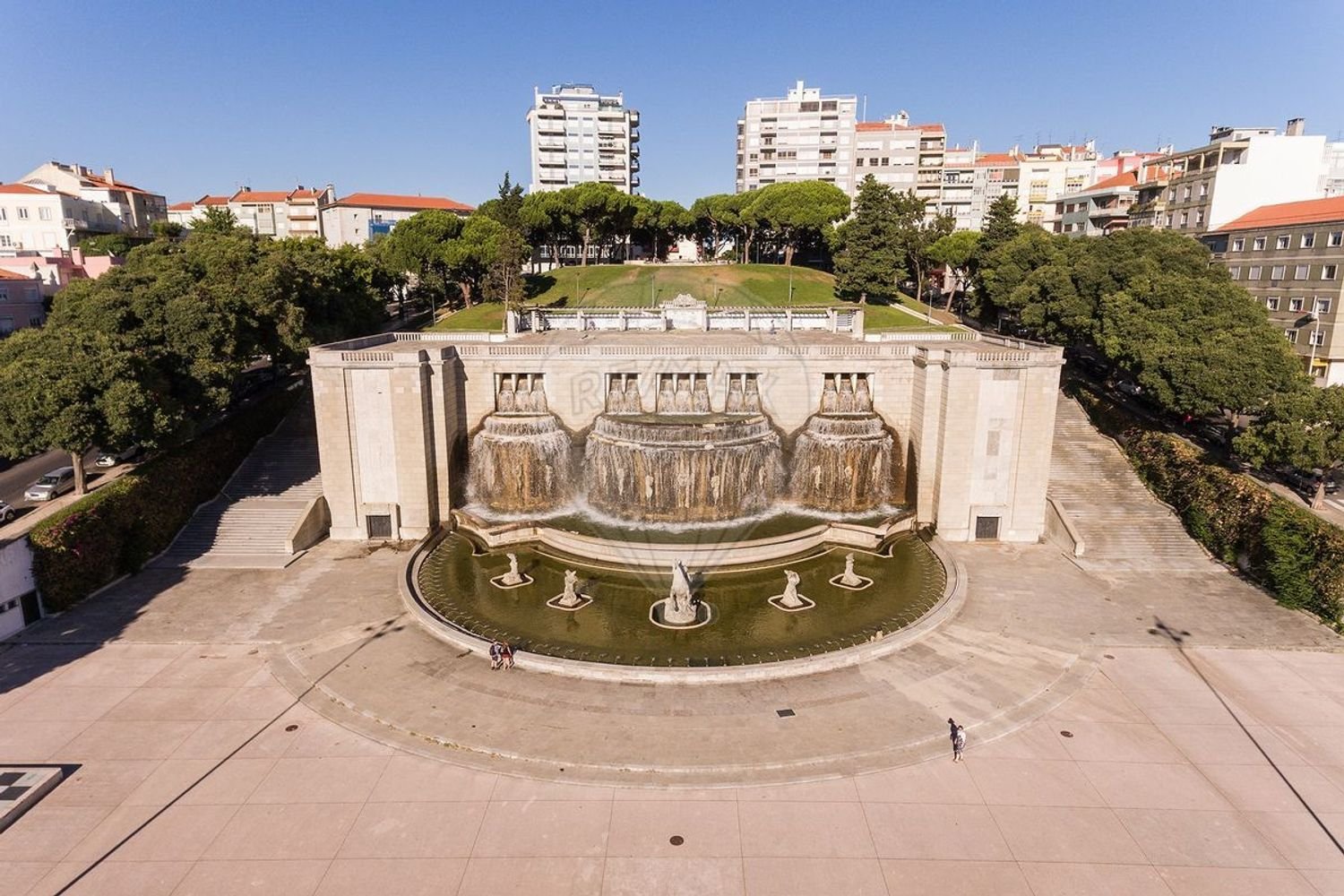 3 bedrooms Apartment in Lisbon, Portugal No. 222512