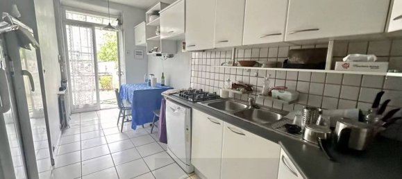 4 bedrooms House in Bondy, France No. 163684 3