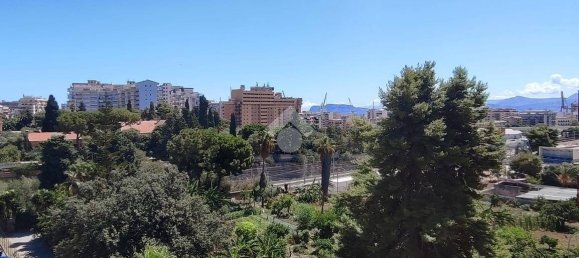 2 bedrooms Apartment in Palermo, Italy No. 270614 2