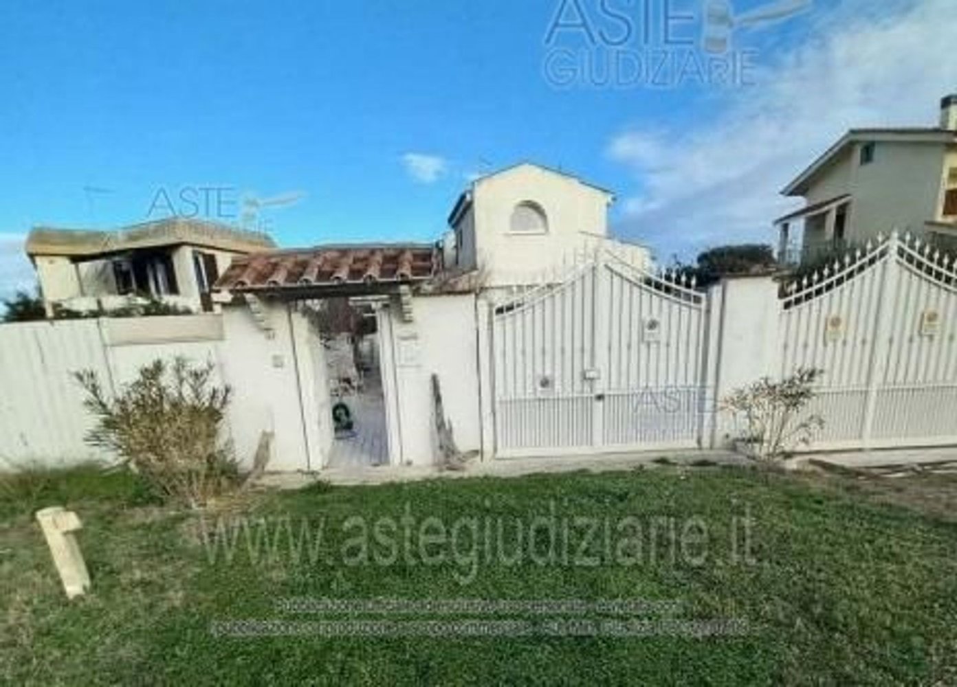 4 rooms House in Fiumicino, Italy No. 95850