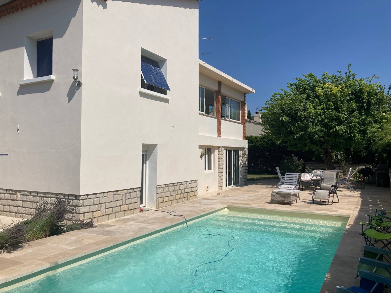 6 bedrooms Villa in Aix-en-Provence, France No. 330543