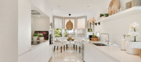 Apartamento de 3 dormitorios en Marbella, Spain No. 44675 11