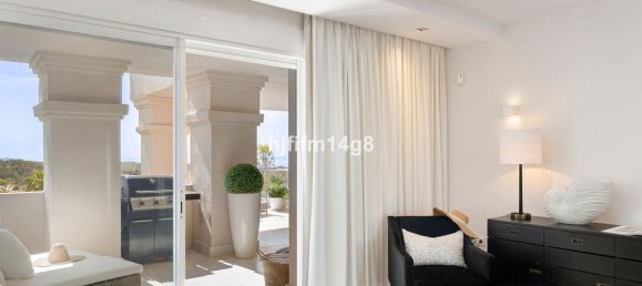 Apartamento de 3 dormitorios en Marbella, Spain No. 44675 14