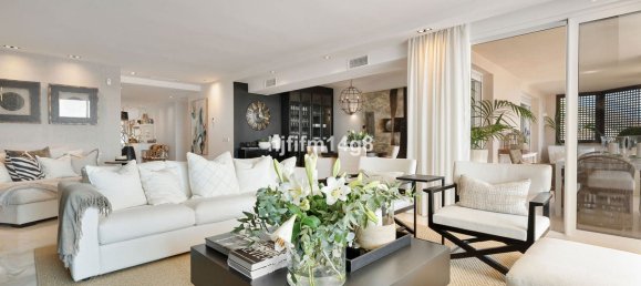 Apartamento de 3 dormitorios en Marbella, Spain No. 44675 9