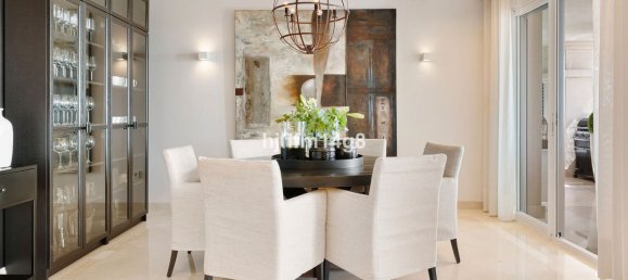 Apartamento de 3 dormitorios en Marbella, Spain No. 44675 10