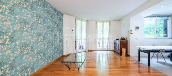 2 bedrooms Apartment in Milan, Italy No. 265228 4