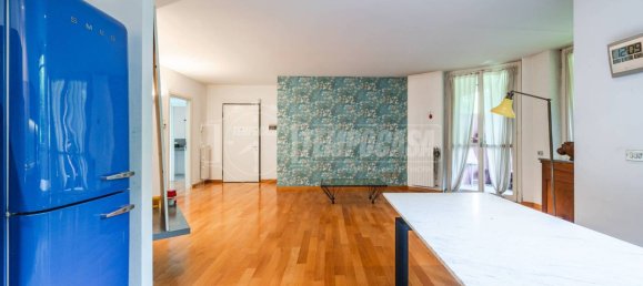 2 bedrooms Apartment in Milan, Italy No. 265228 8