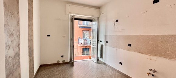 2 rooms Apartment in Genoa, Italy No. 69950 2