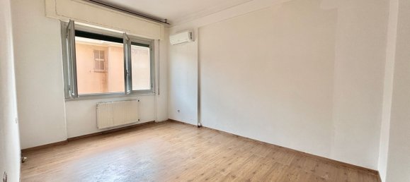 2 rooms Apartment in Genoa, Italy No. 69950 16