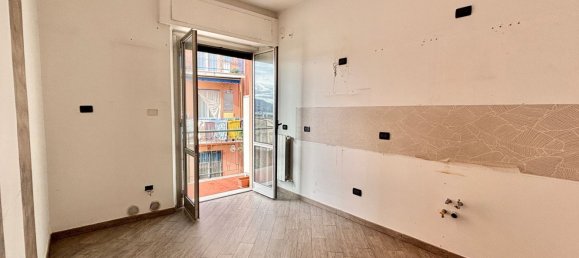 2 rooms Apartment in Genoa, Italy No. 69950 3