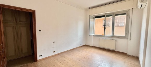 2 rooms Apartment in Genoa, Italy No. 69950 18