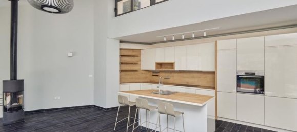 4 bedrooms Commercial property in Kotor, Montenegro No. 107 4