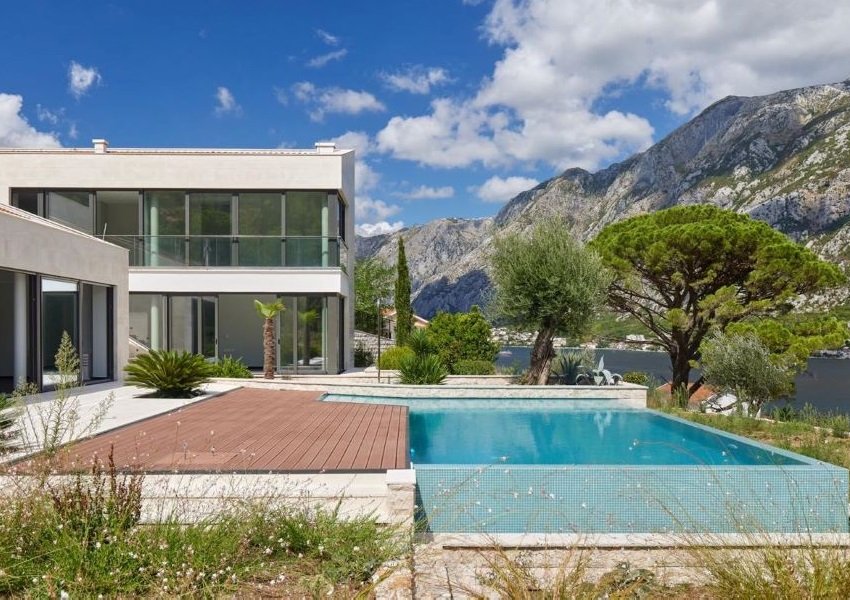 4 bedrooms Commercial property in Kotor, Montenegro No. 107