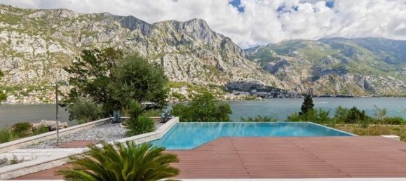 4 bedrooms Commercial property in Kotor, Montenegro No. 107 8