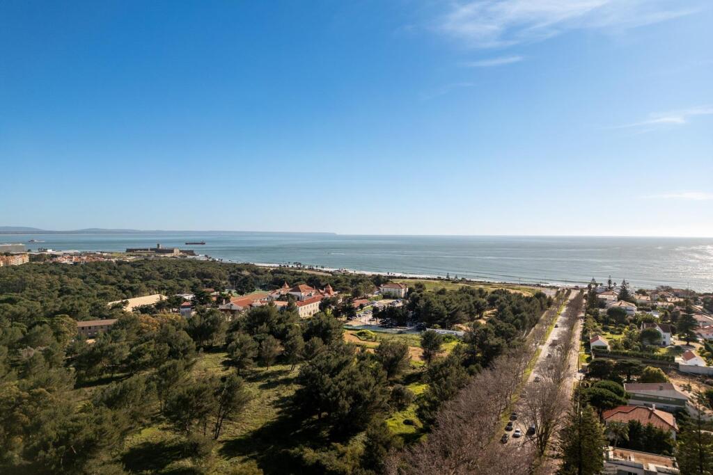  Land in Cascais, Portugal No. 109753